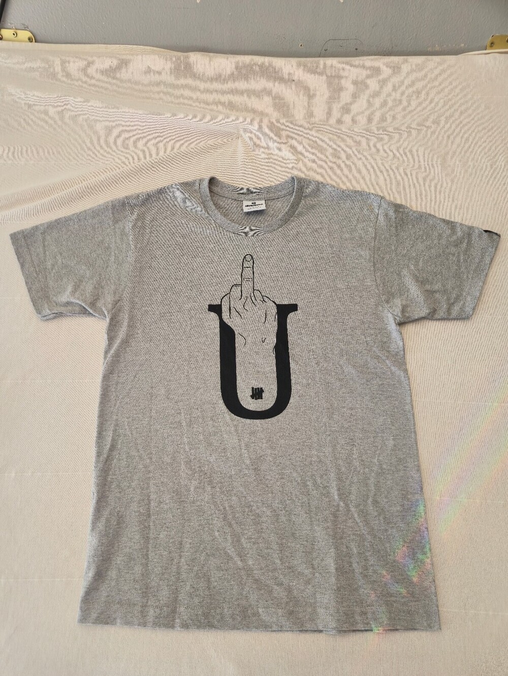Undefeated Middle Finger Gray Graphic T-Shirt Medium NEW